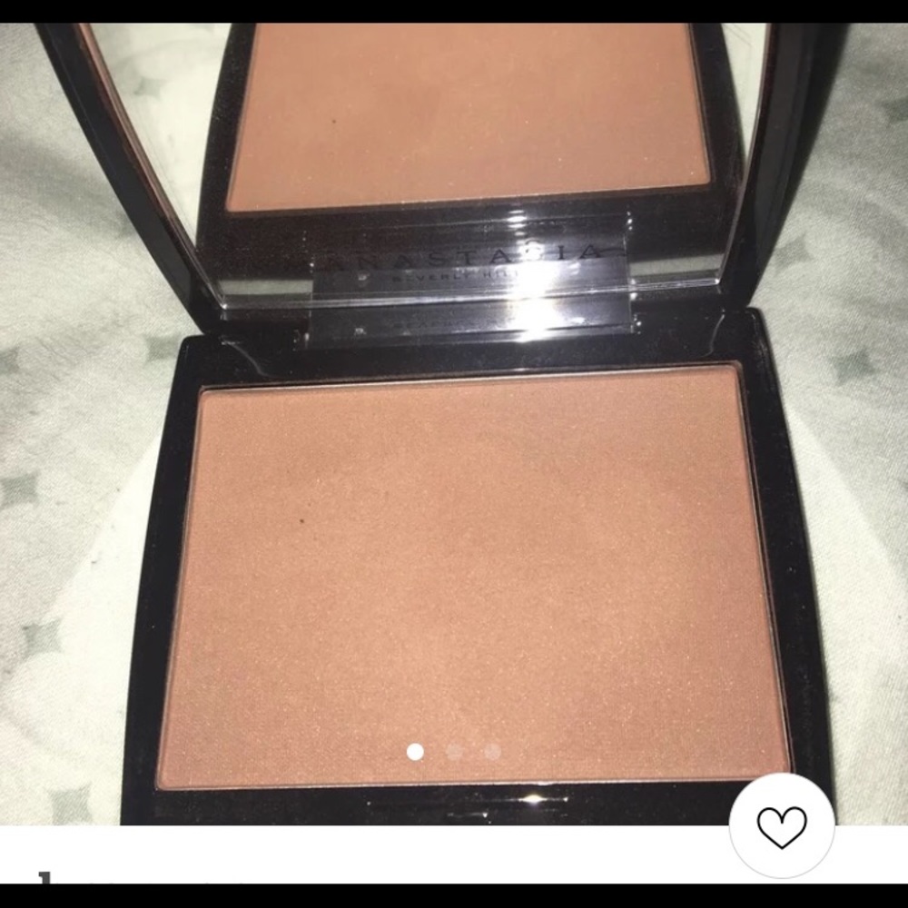 Anastasia Beverly Hills bronzer powder